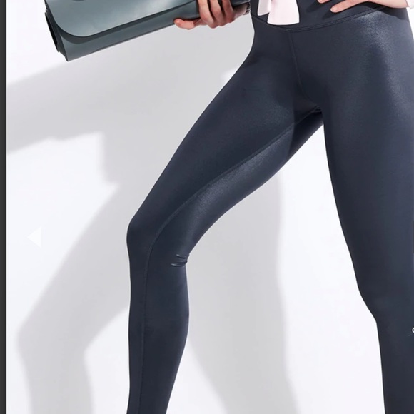 Alo Yoga High-Waist Shine Legging in Anthracite Shine nwot - Picture 4 of 8